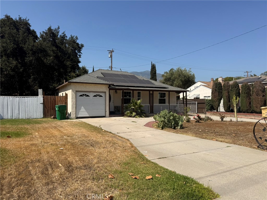 Front unit for rent, Arcadia School District, closed to park and school, pet is welcome subject to landlord approval. Driveway parking!