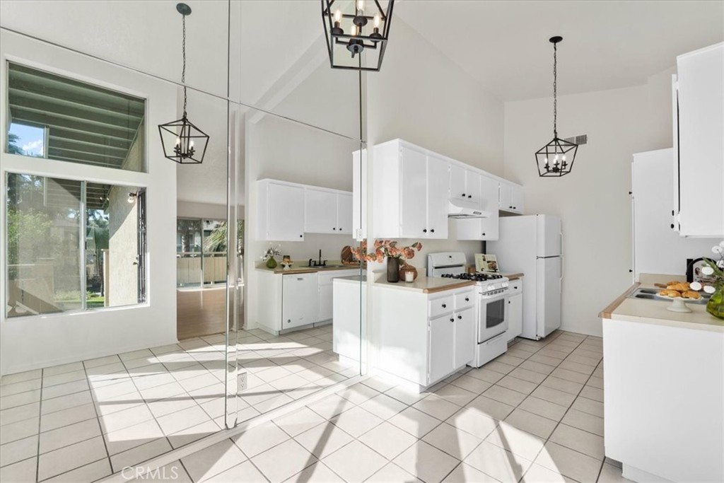 1800 E Old Ranch Road 152