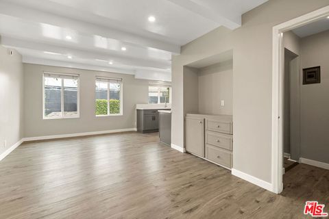 Photo of 6768 Lexington Avenue #6, Los Angeles, CA 90038 (MLS # 26648547)