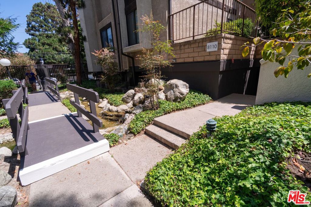 Properties 2 8110 Manitoba Street 114
