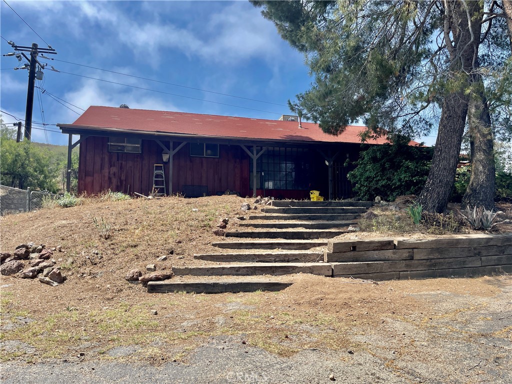 Contractor’s Dream in Scenic Agua Dulce – 1.25 Acres of Possibility!
Welcome to 32401 Barber Road, a rare fixer-upper with sweeping views, seclusion, and serious potential. Nestled on 1.25 fully fenced acres in beautiful Agua Dulce, this 2-bedroom, 2-bath home spans 1,290 sq ft and was originally built in 1960.
This is not move-in ready—it's a true project property requiring a full renovation inside and out. But for the right buyer — a seasoned contractor or ambitious handyman — this is an incredible opportunity to create a one-of-a-kind retreat.
Highlights Include:
Private well – no water bills!
Fully fenced lot with plenty of room for animals, gardens, or expansion
Chicken coop, mature shade trees, and even a few lounging sheep
Peaceful, rural setting with panoramic views
Plenty of space for RVs, workshops, or additional structures
Whether you're looking to build sweat equity, invest in a high-potential lot, or create your dream country escape, this property delivers.
?? Don’t wait — unique properties like this don’t last long. Call today to schedule your showing before it’s gone!