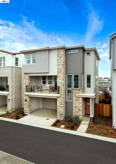 Photo of 205 Splittail Way Way, Napa, CA 94558 (MLS # 41142757)