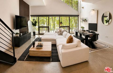 803 Wilcox Avenue 2 Los Angeles CA 90038