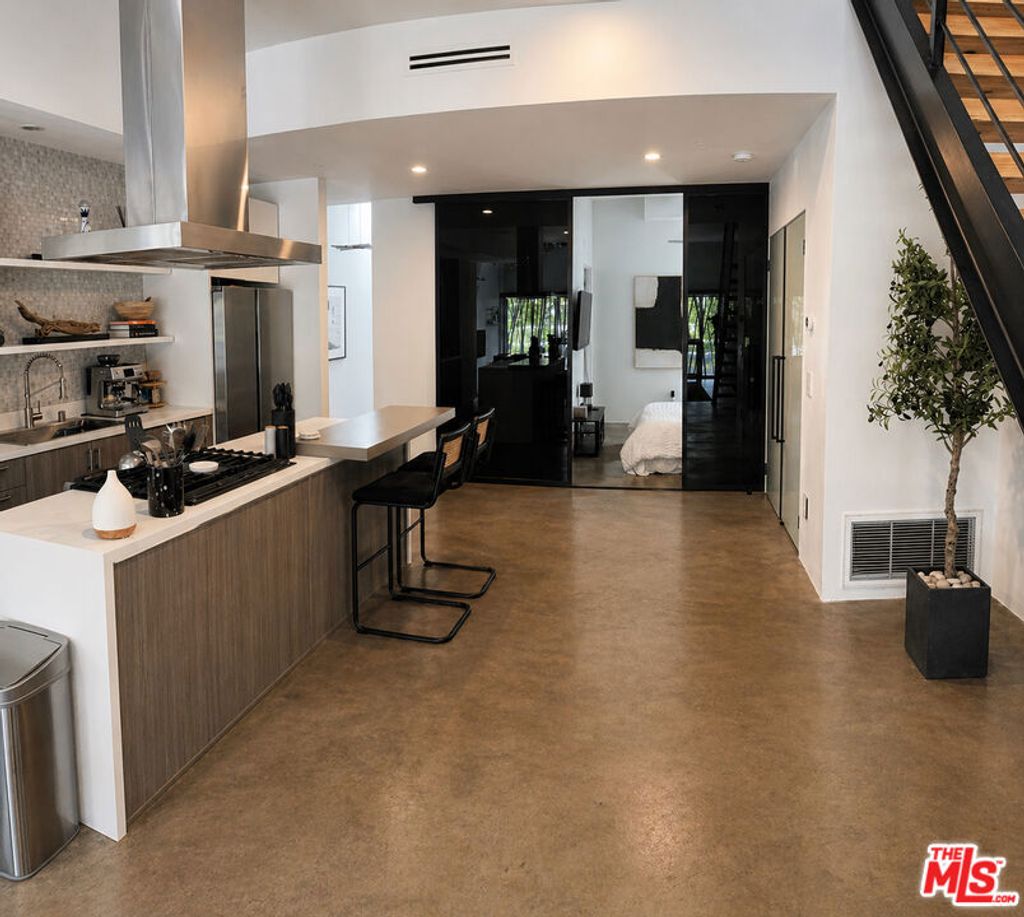 Photo of 803 Wilcox Avenue #2, Los Angeles, CA 90038 (MLS # 26814049)