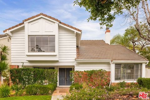 Photo of 1387 Avenida De Cortez, Pacific Palisades, CA 90272 (MLS # 26653589)