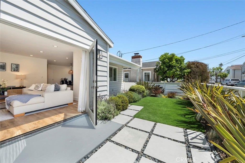 1430 Bonnie Brae