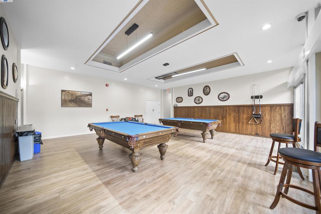 GREENWOOD CONDOS - Residential