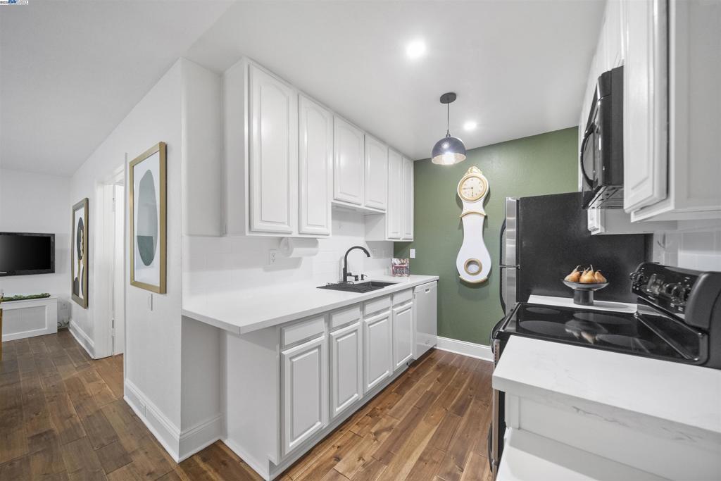 GREENWOOD CONDOS - Residential
