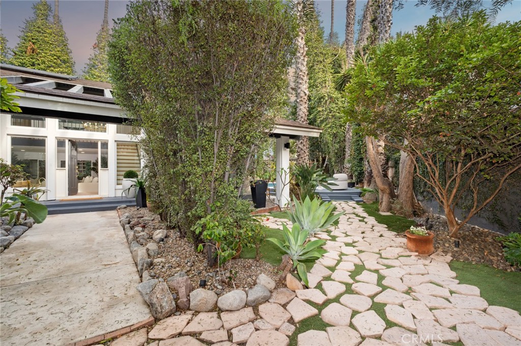 2716 Skylark Circle