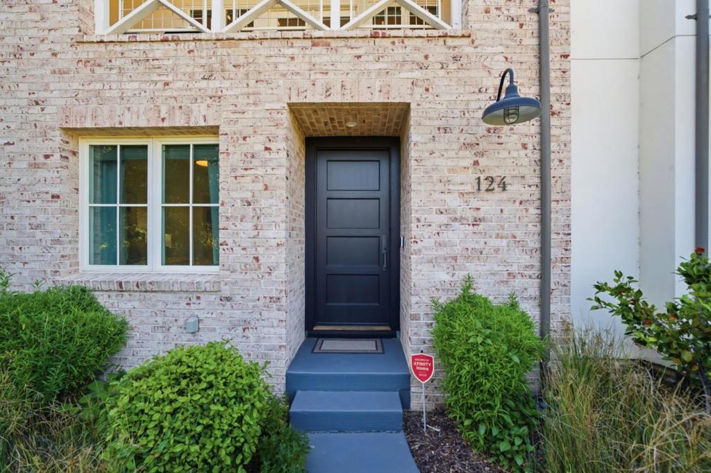 124 Lottie Lane