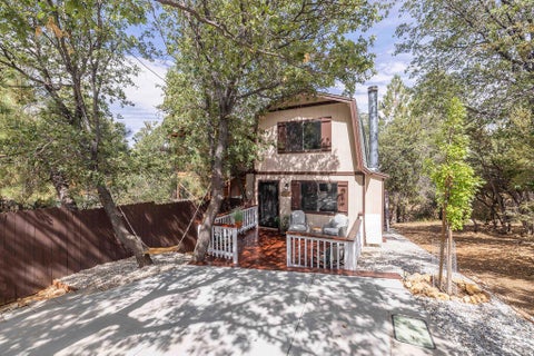 Photo of 459 Inyo Avenue, Sugarloaf, CA 92386 (MLS # 219151415PS)