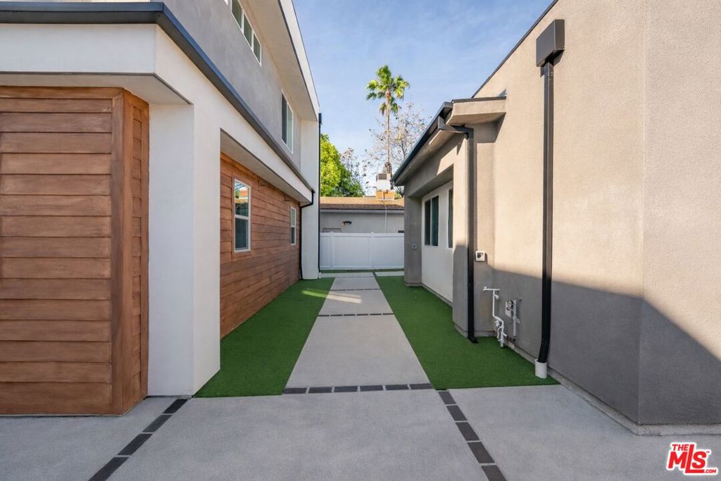 8730 Etiwanda Avenue