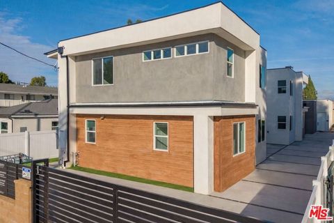 Photo of 8730 Etiwanda Avenue, Northridge, CA 91325 (MLS # 26656267)