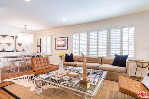 Photo of 3909 Longview Valley Road, Sherman Oaks, CA 91423 (MLS # 26868323)