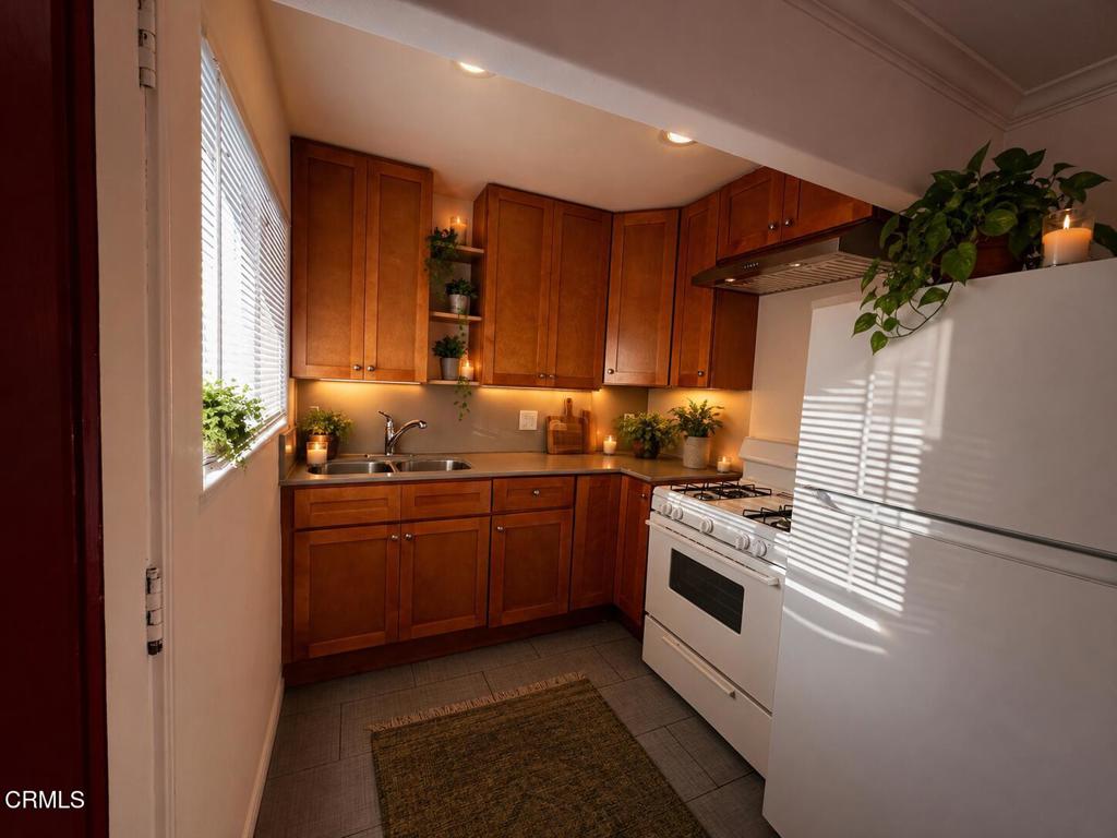 2422 Alameda Avenue