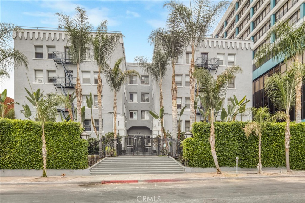 Chateau Carondelet is a 59-unit apartment building located at 667 South Carondelet Street. The property is situated in the Westlake neighborhood of Los Angeles – walking distance to MacArthur Park and the Metro station. The property is two blocks east of Koreatown and a short drive to the financial district of Downtown Los Angeles.
The opportunity consists of forty-one (41) single units and eighteen (18) one-bedroom units spread across 28,156 rentable square feet. Each unit is separately metered for electricity, and the owner pays for the gas and water. Over the last decade, the owners have invested a significant amount of capital into the building by updating the lobby, elevator system, and intercom system. In addition, the owners have updated the exterior of the property to include well maintained landscaping and a security camera system.