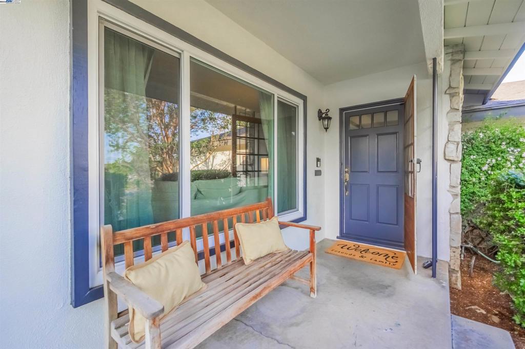 1651 W El Portal Dr