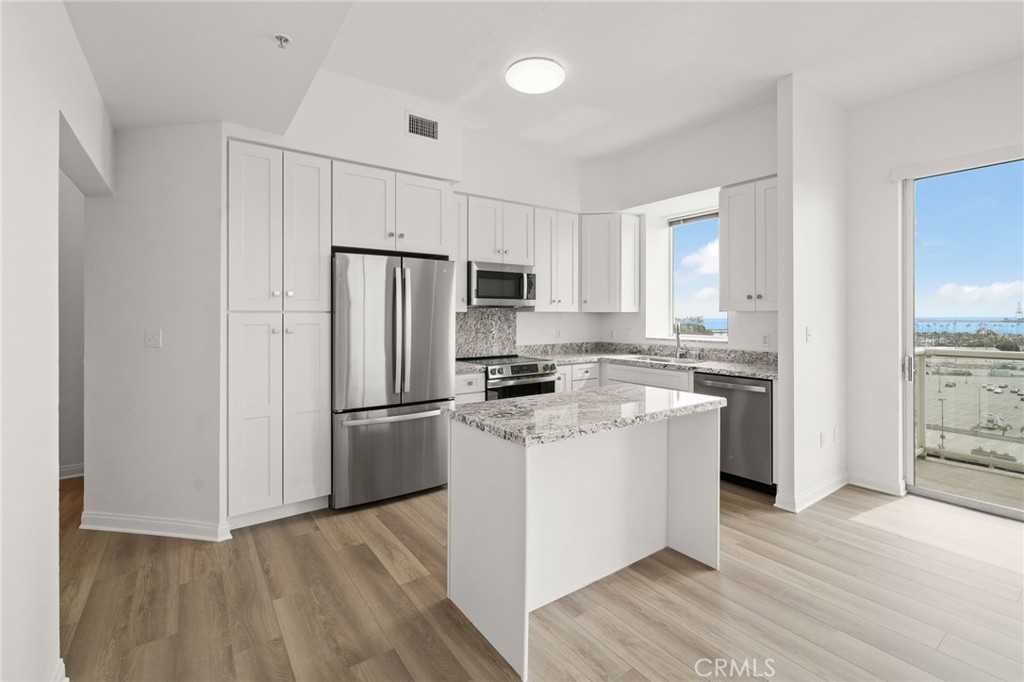 488 E Ocean Boulevard 717