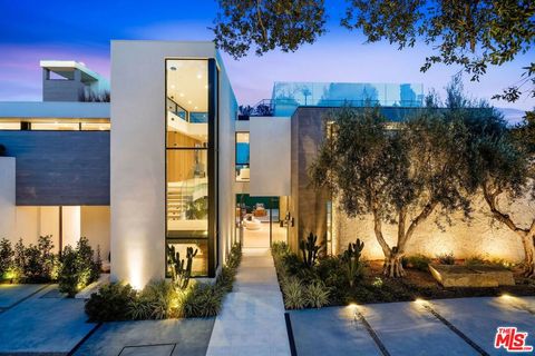 Photo of 1830 Mango Way, Los Angeles, CA 90049 (MLS # 26829325)