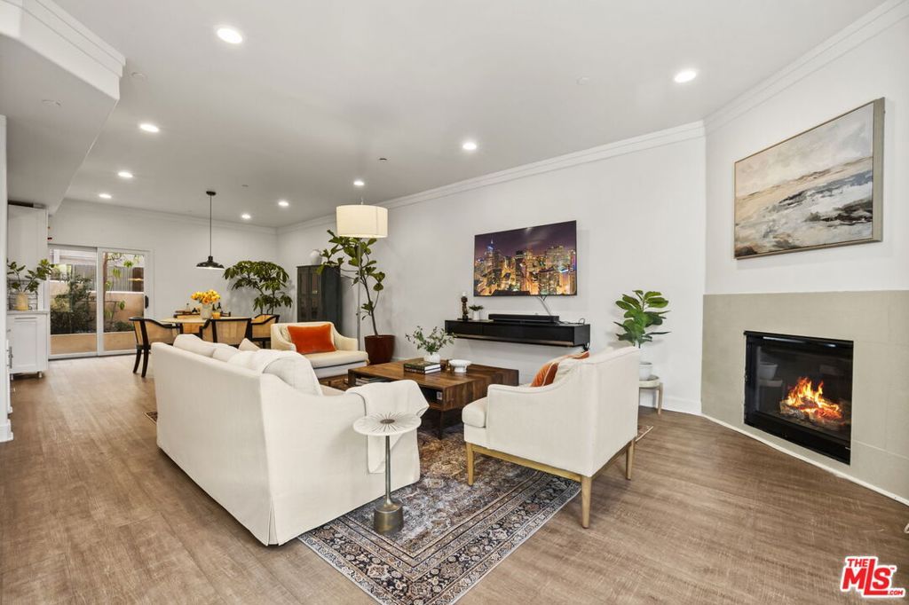Photo of 1253 18th Street #103, Santa Monica, CA 90404 (MLS # 25598797)