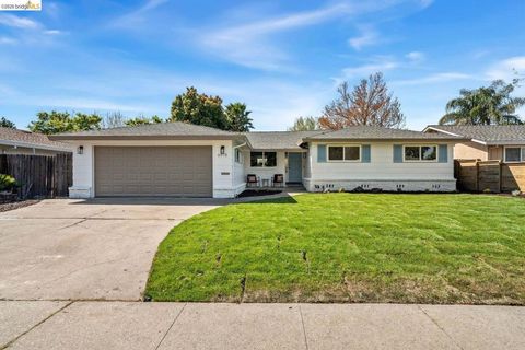 Photo of 6978 Flintwood WAY Way, Sacramento, CA 95831 (MLS # 41127066)