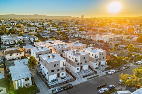 Photo of 4836 W 17th ST, Los Angeles, CA 90019 (MLS # BB26109744)