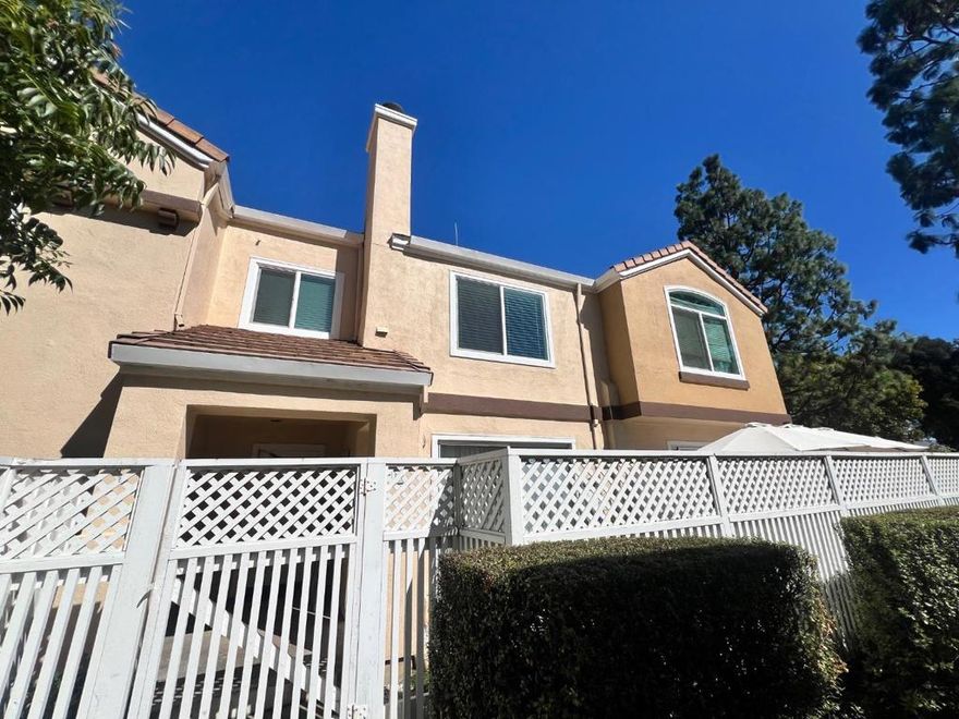 Beautiful, contemporary, 2-bedroom, 2.5 bath, townhome in coveted California Maison Community. New painted interiors and new flooring throughout. Master bedroom has lots of closet space and double vanity. Open floor plan with vaulted ceiling, central A/C and fireplace. Close to shopping, markets and many restaurants & easy access to 101 & 85 and Cal Train . Enjoy nearby trails and parks. Garbage included. Washer and dryer and attached one car garage. Pool and spa! This is the perfect place to call home!