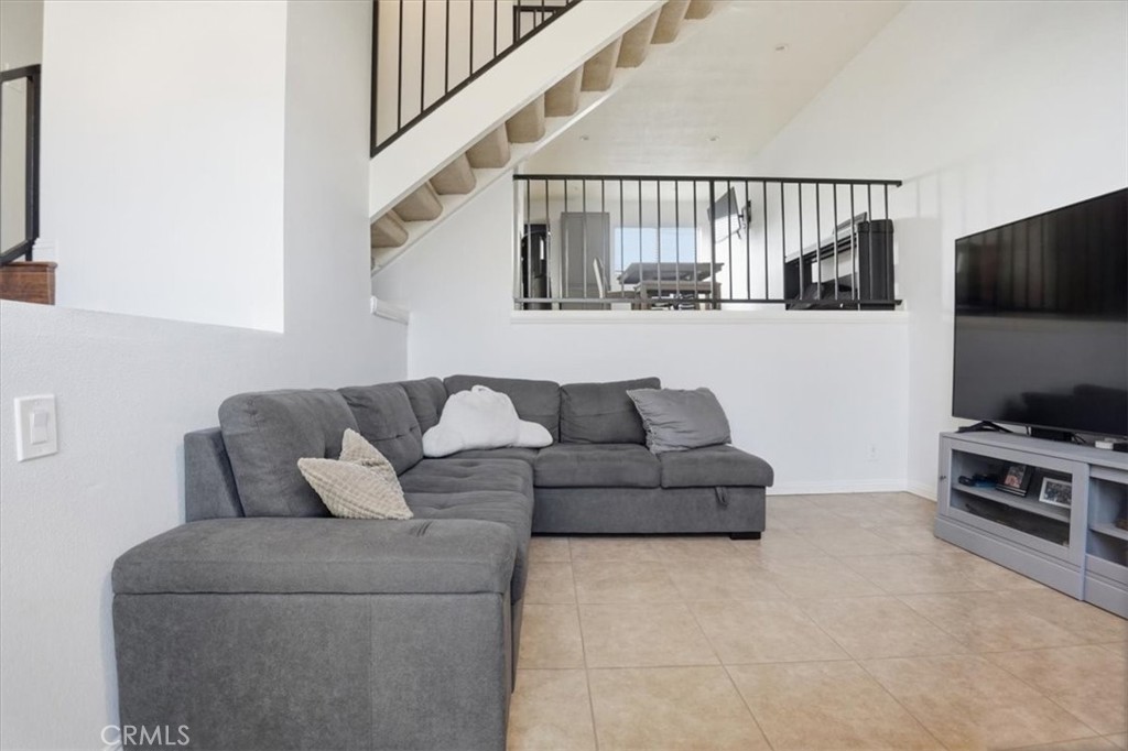 14325 Foothill 9