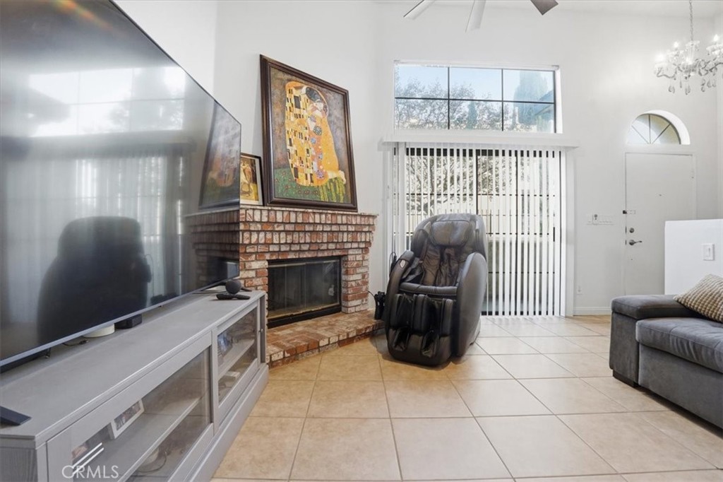 14325 Foothill 9