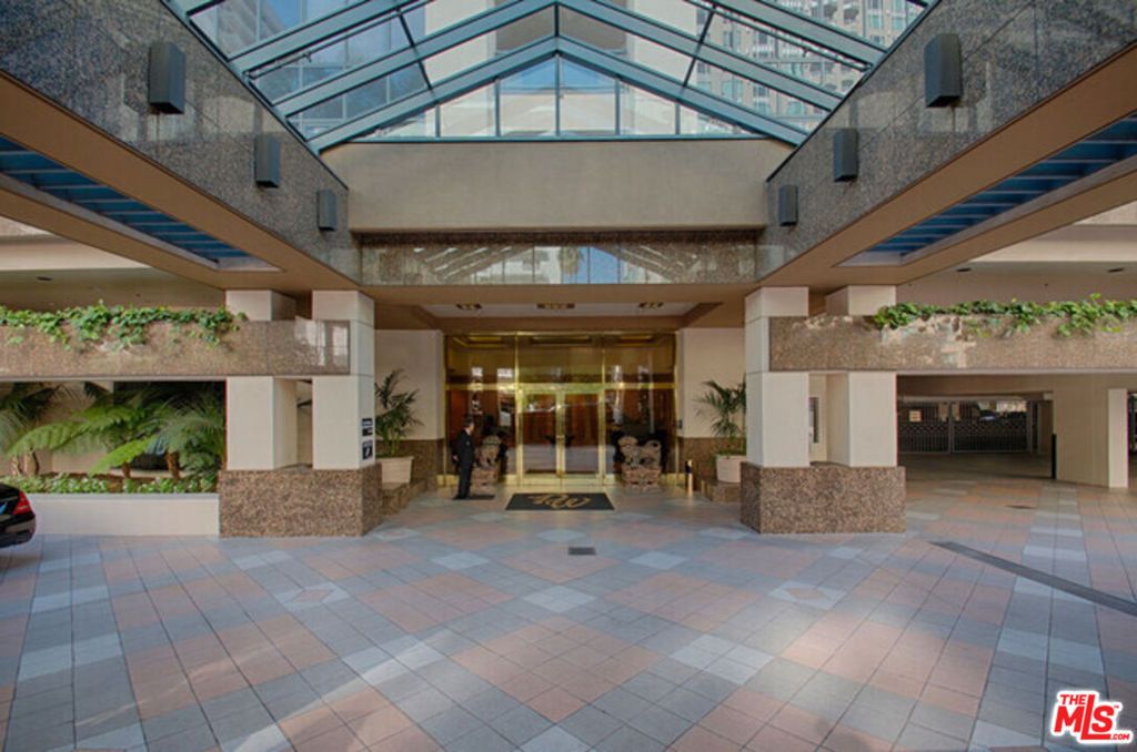 Photo of 10724 Wilshire Boulevard #1001, Los Angeles, CA 90024 (MLS # 25555077)