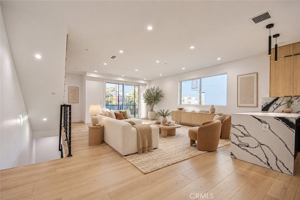 11730 Gilmore