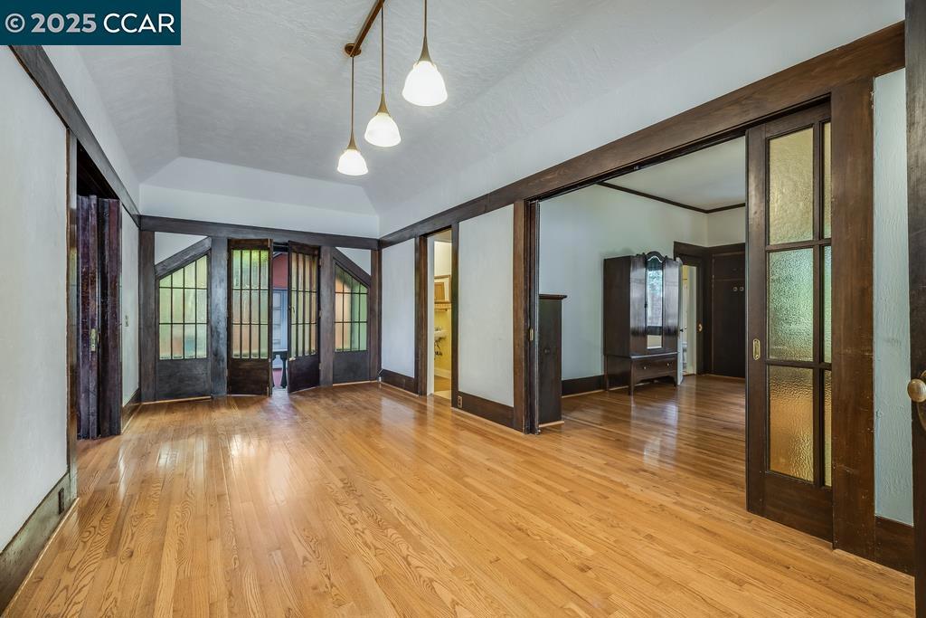 ELMWOOD - Residential