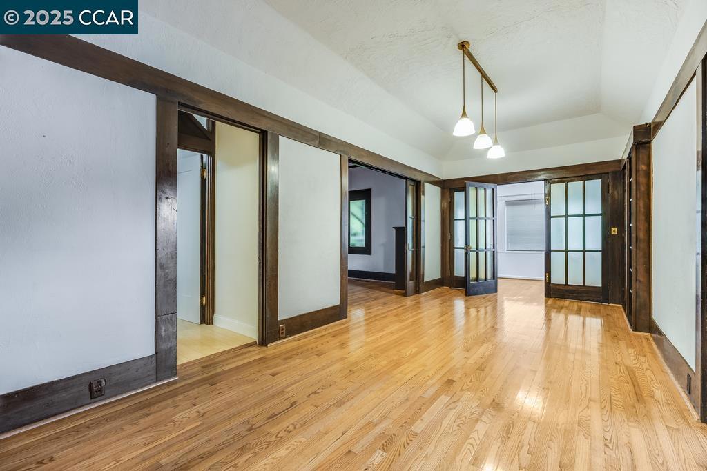 ELMWOOD - Residential