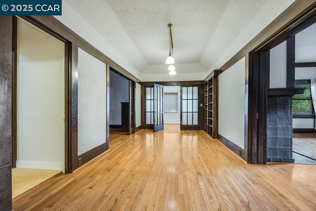 ELMWOOD - Residential