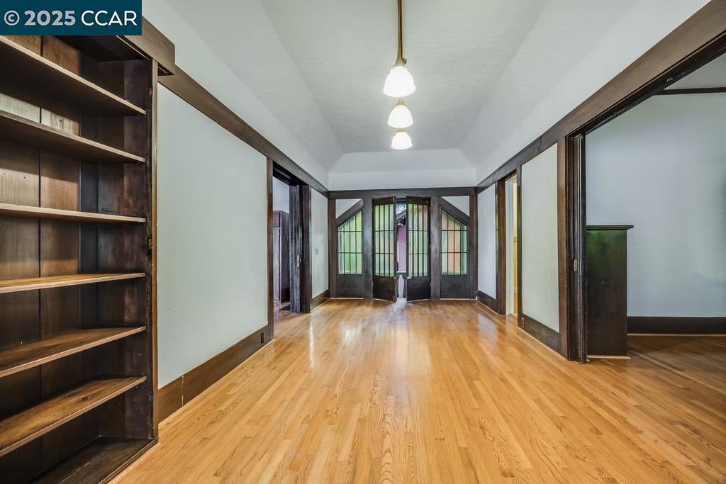 ELMWOOD - Residential