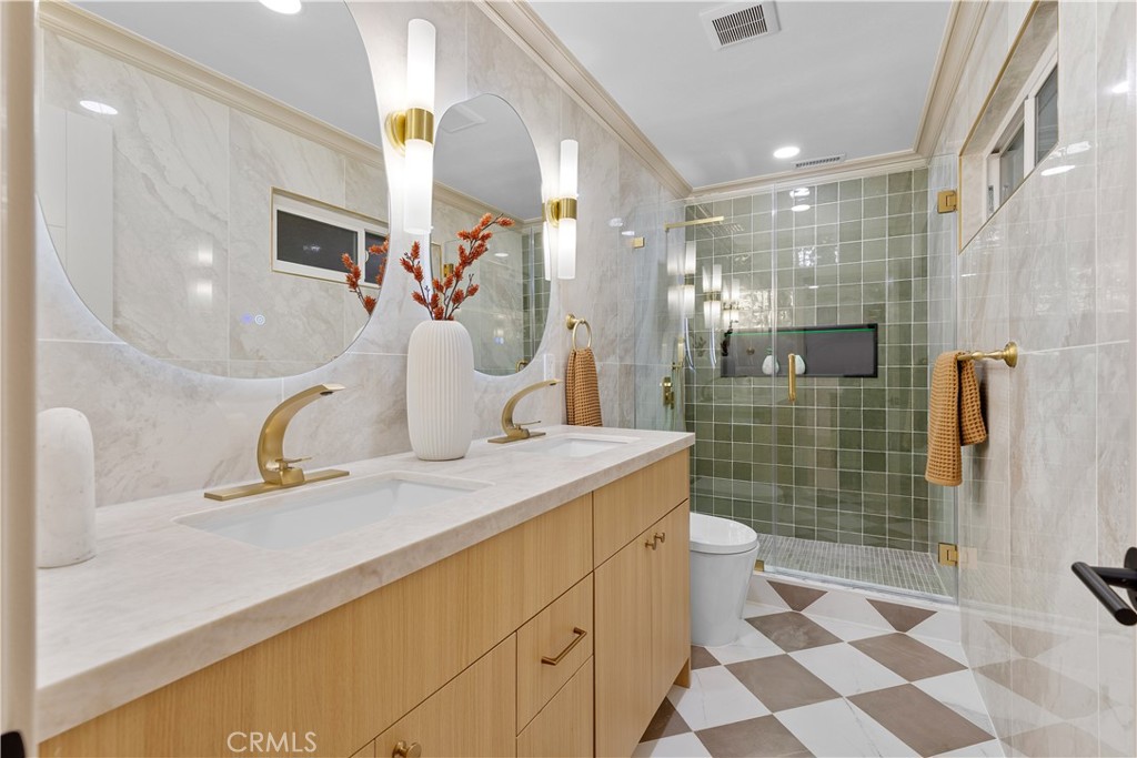 Placentia Knolls (PLKN) - Residential