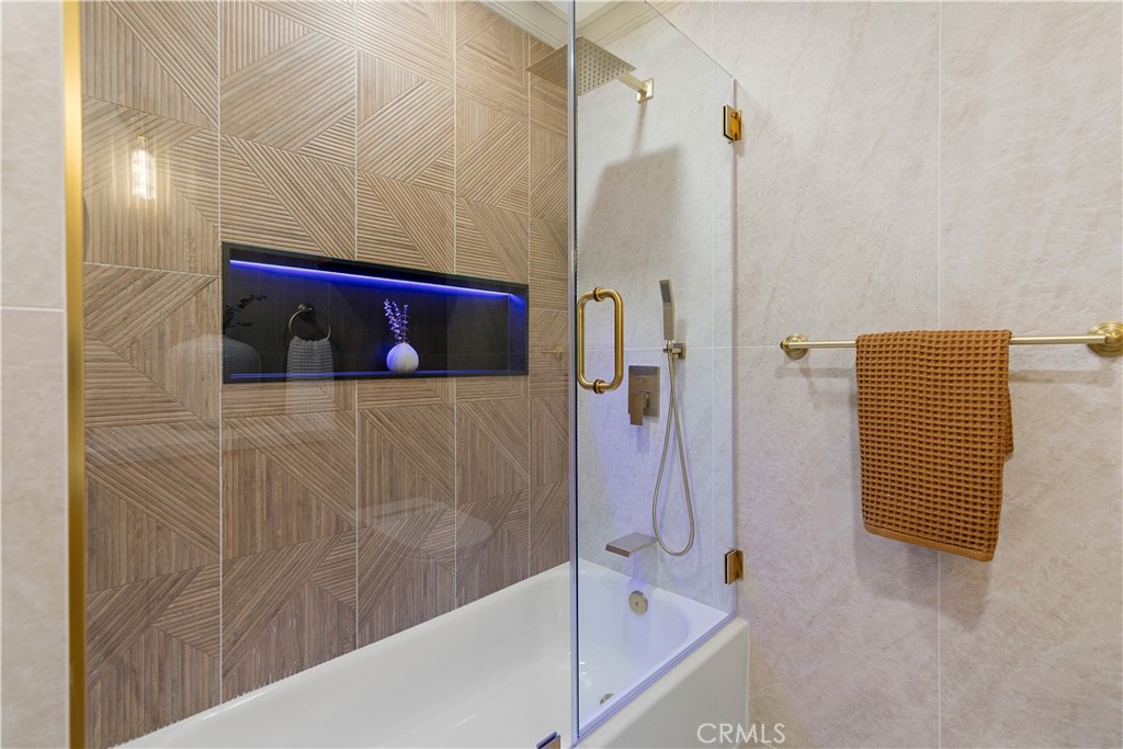 Placentia Knolls (PLKN) - Residential