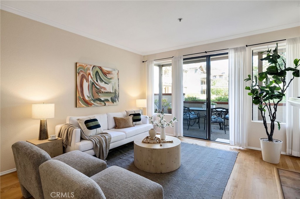 2571 Plaza Del Amo 109