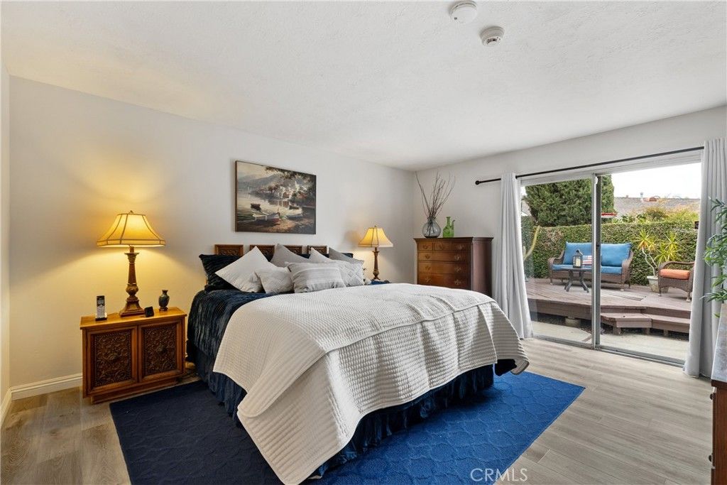 listing image 130725548261549093585