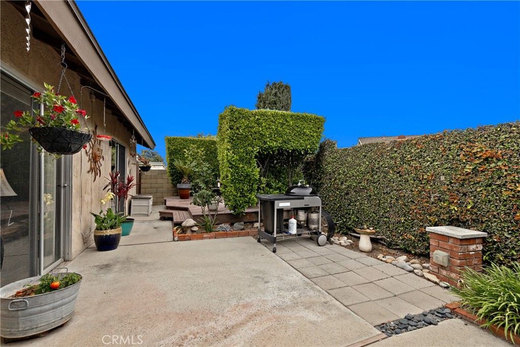 listing image 130720654338598642114