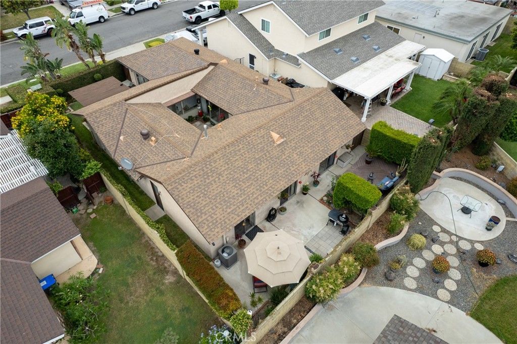 listing image 130720439015630831320