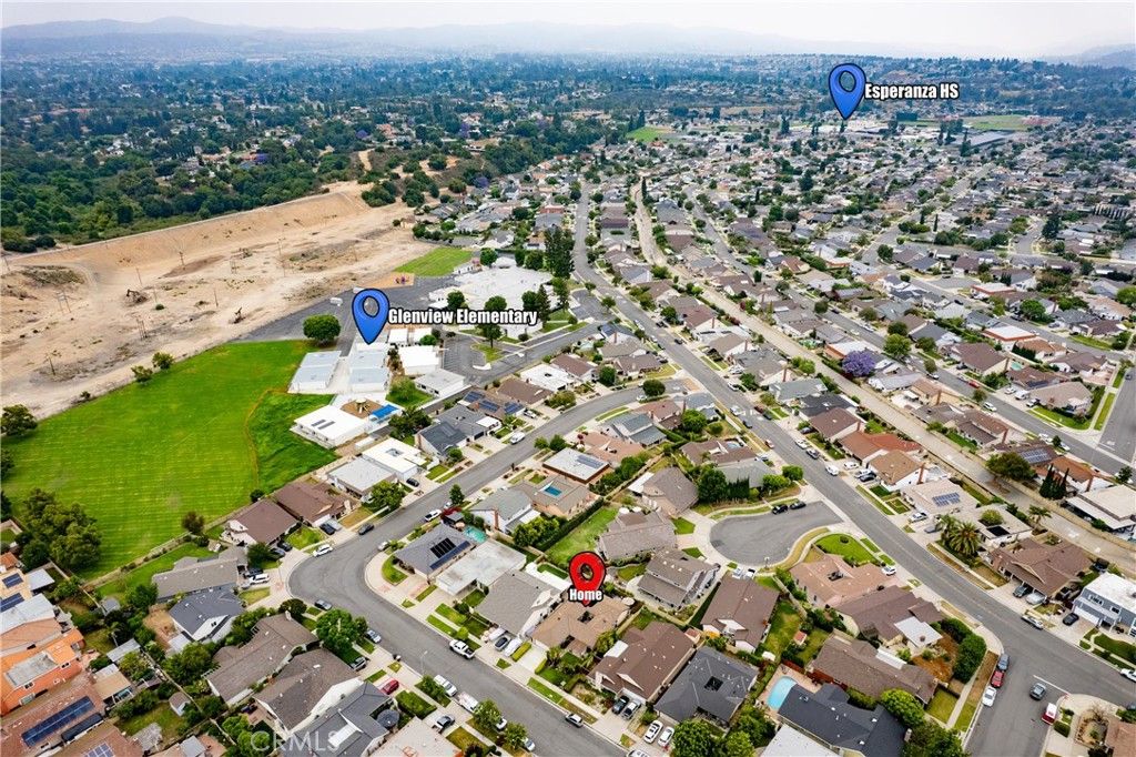 listing image 130721624293541295794