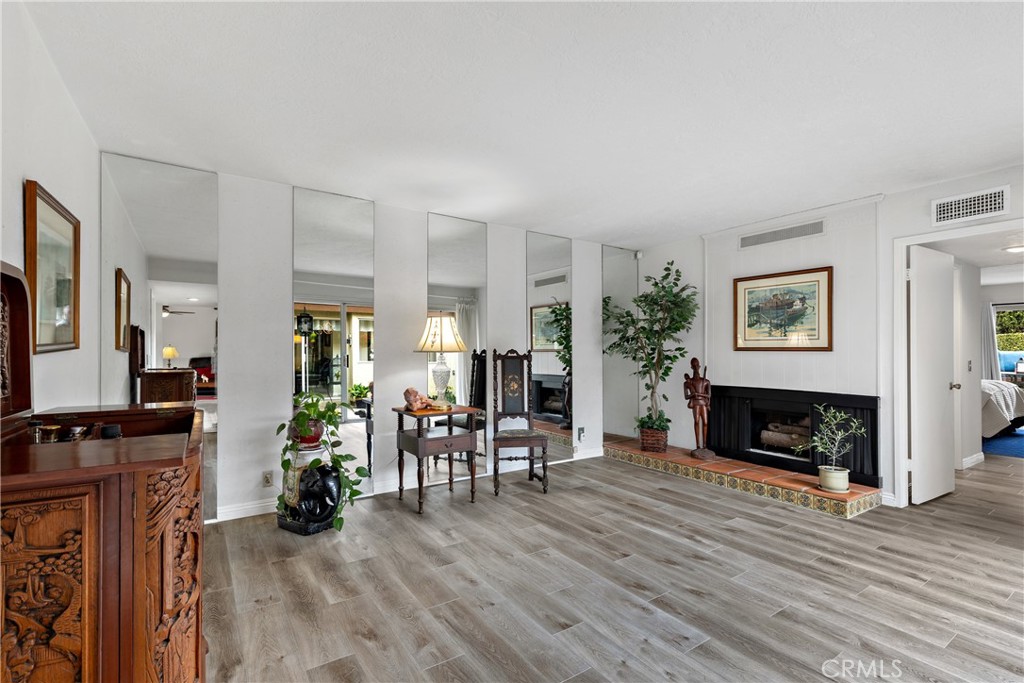 Properties 4 1724 N Oakwood Avenue