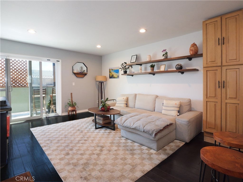 453 Almond Avenue 6