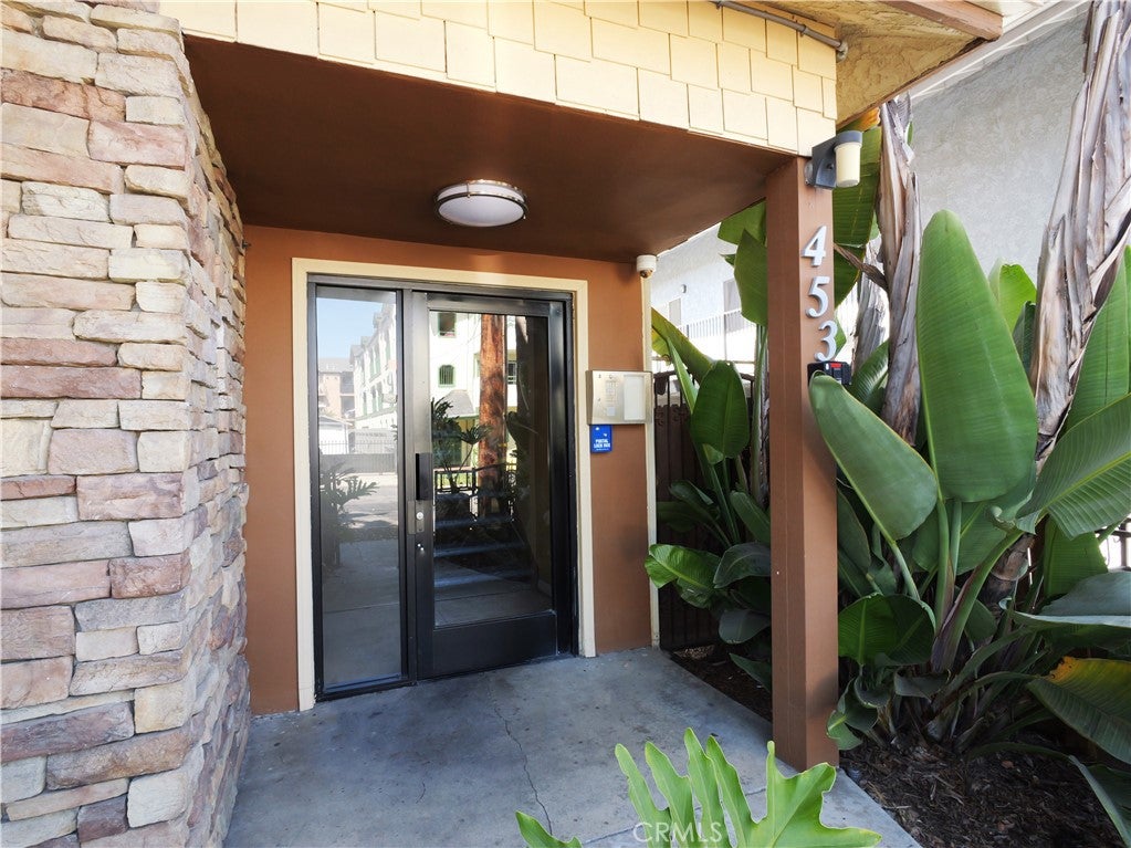 453 Almond Avenue 6