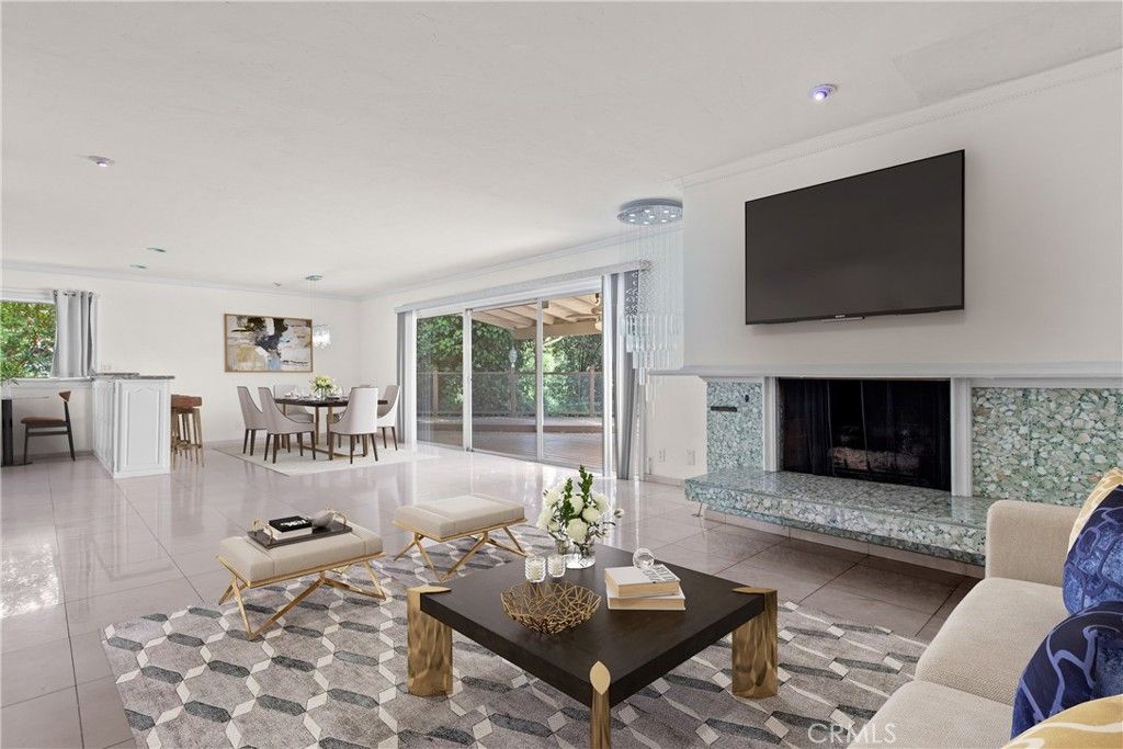 Photo of 4616 COYLE Pl, Woodland Hills, CA 91364 (MLS # SR25189059)