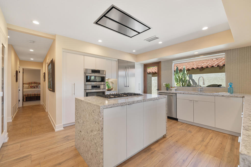 Thunderbird Villas - Residential