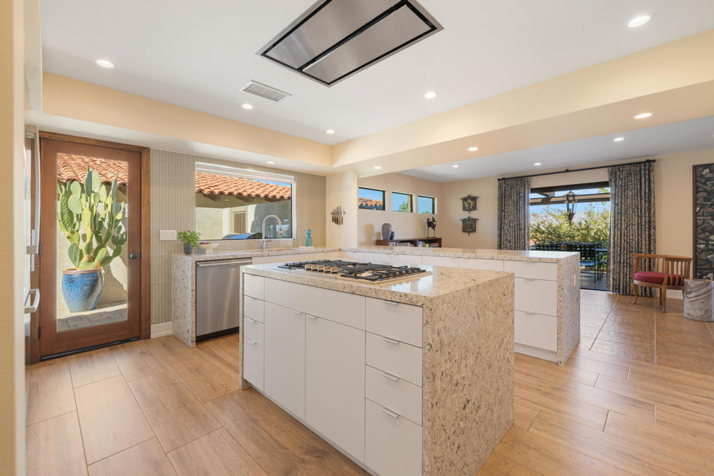 Thunderbird Villas - Residential