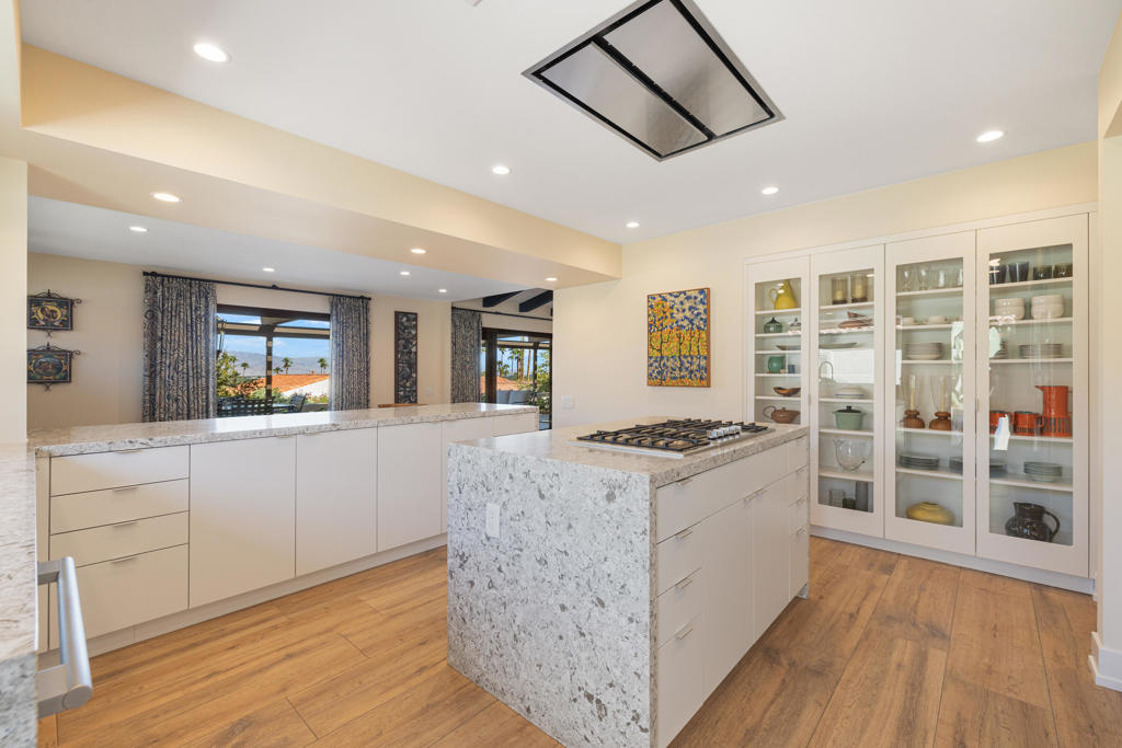 Thunderbird Villas - Residential