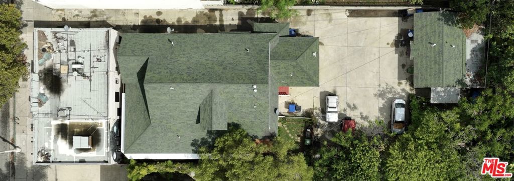 3422 N Broadway